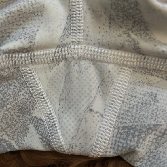 Lululemon leggings - Picture 6 of 8